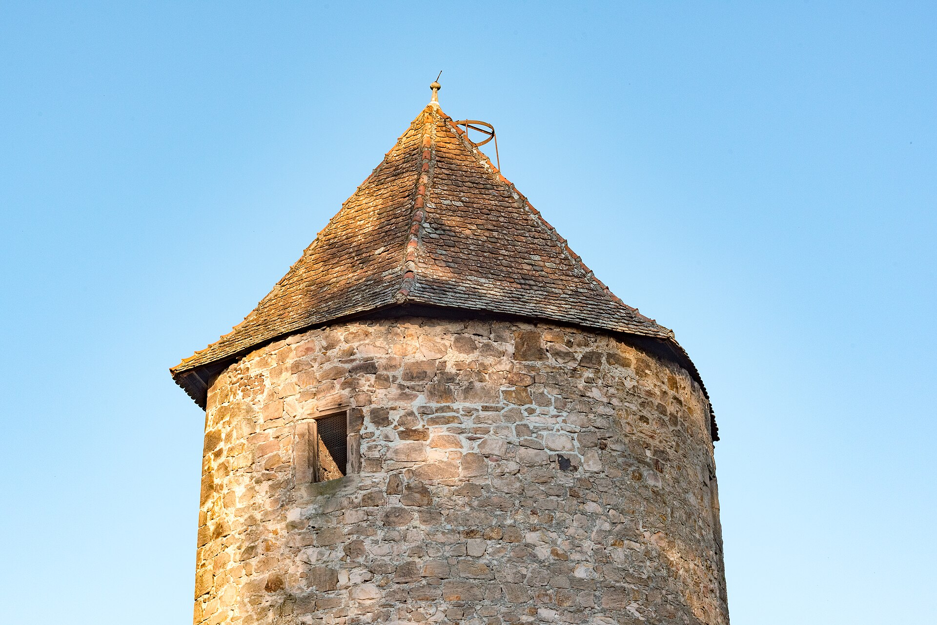 Blauer Hut, Turm der Weinheimer Stadtbefestigung