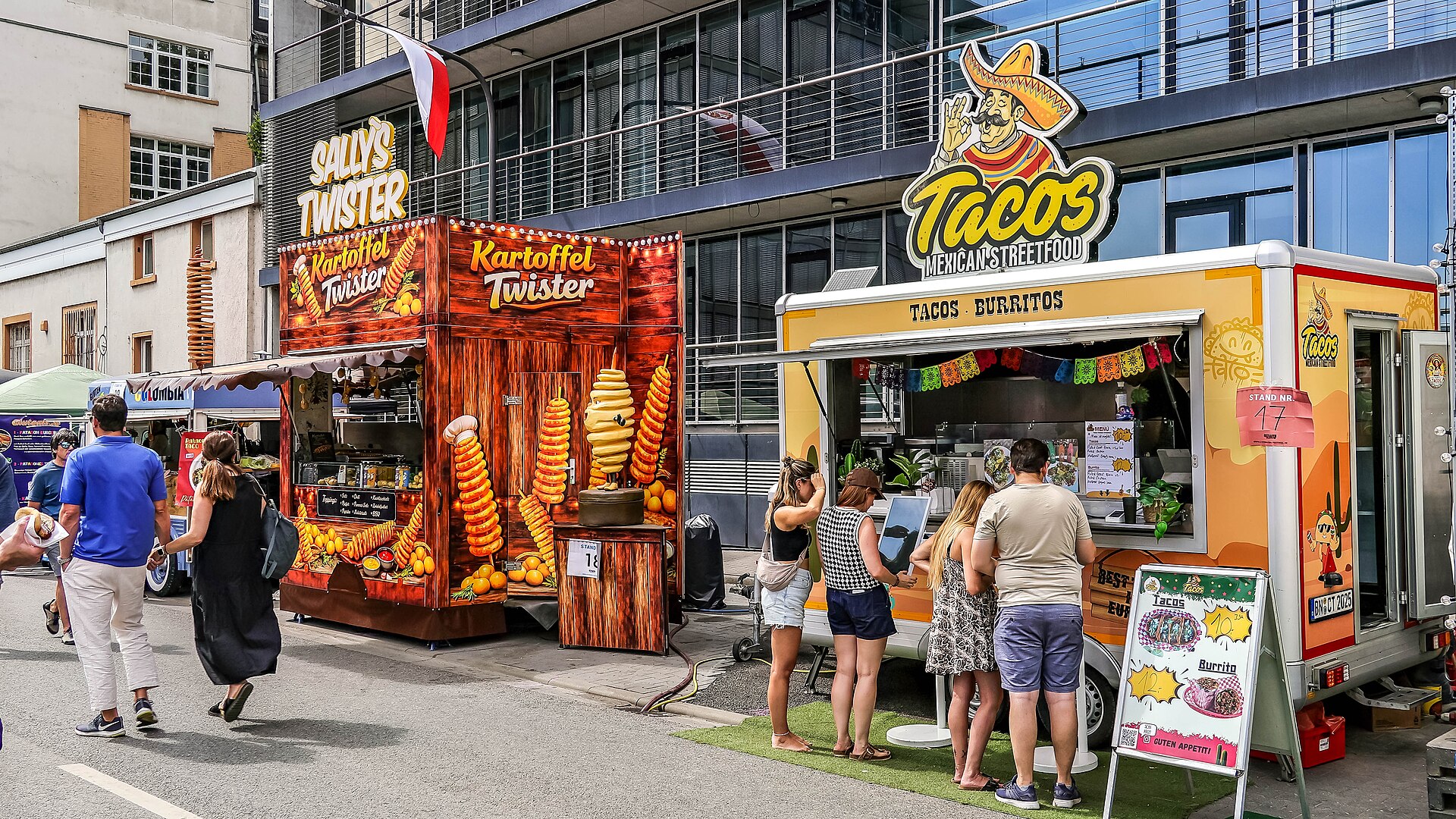 Essensstände auf einem Food-Festival
