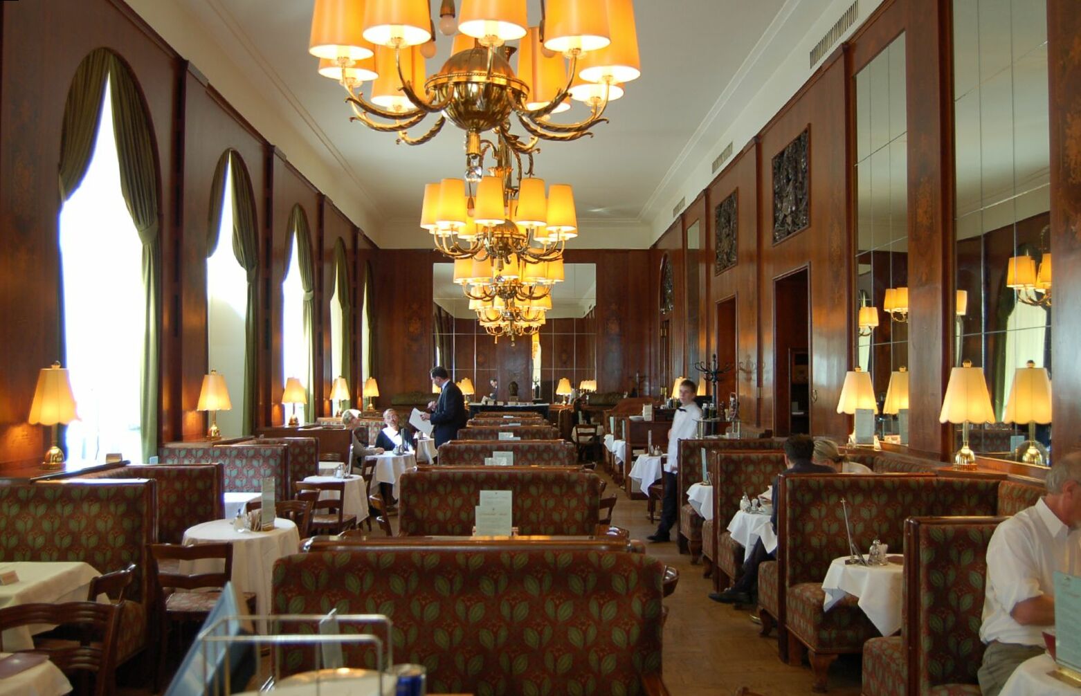 Interieur eines traditionellen Kaffeehauses