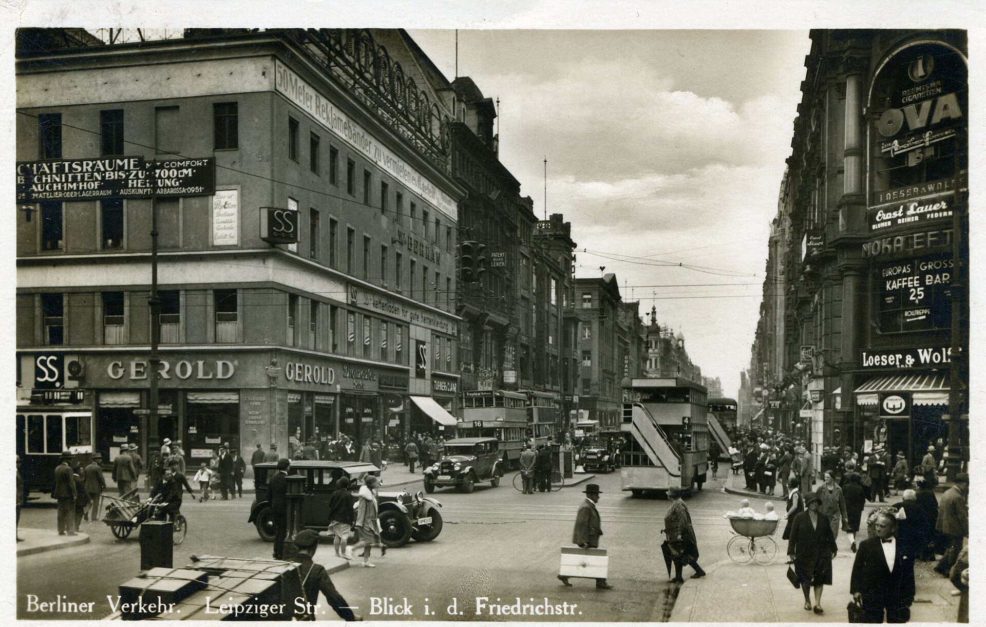 Berliner Straßenszene um 1928, historische Postkarte